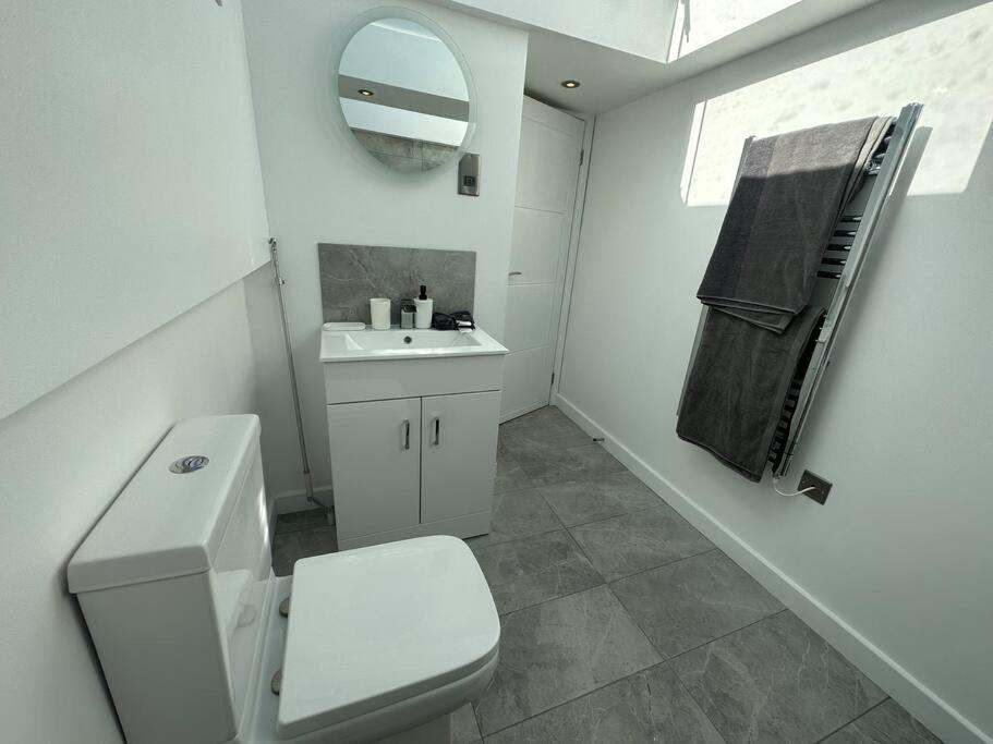 Lovely New Decor Studio - 4 The Southwell Londra Exterior foto