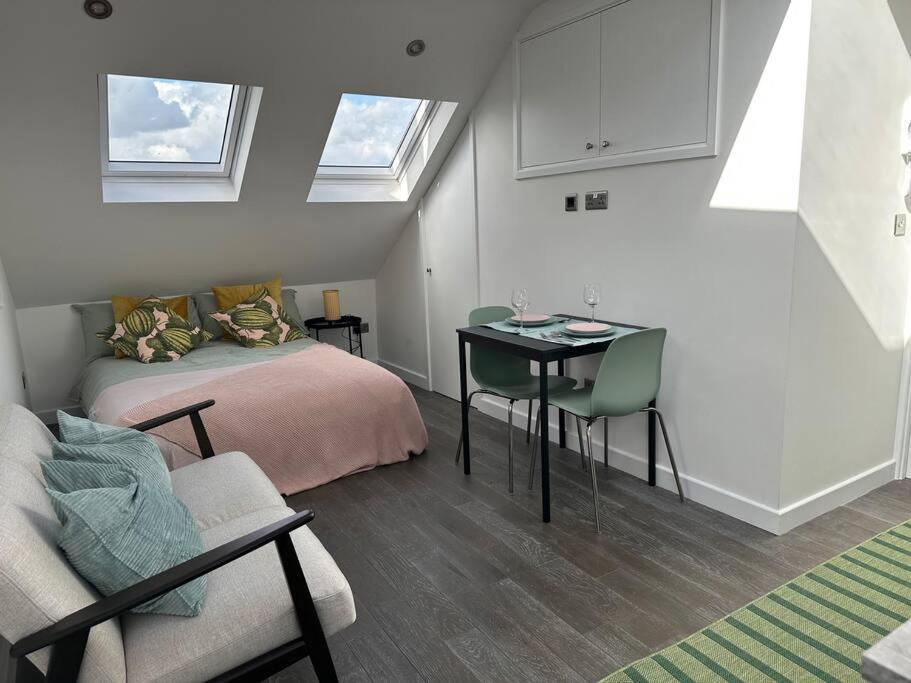 Lovely New Decor Studio - 4 The Southwell Londra Exterior foto
